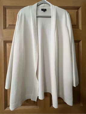 Jones New York Cream/White
Open Cardigan Size XXL